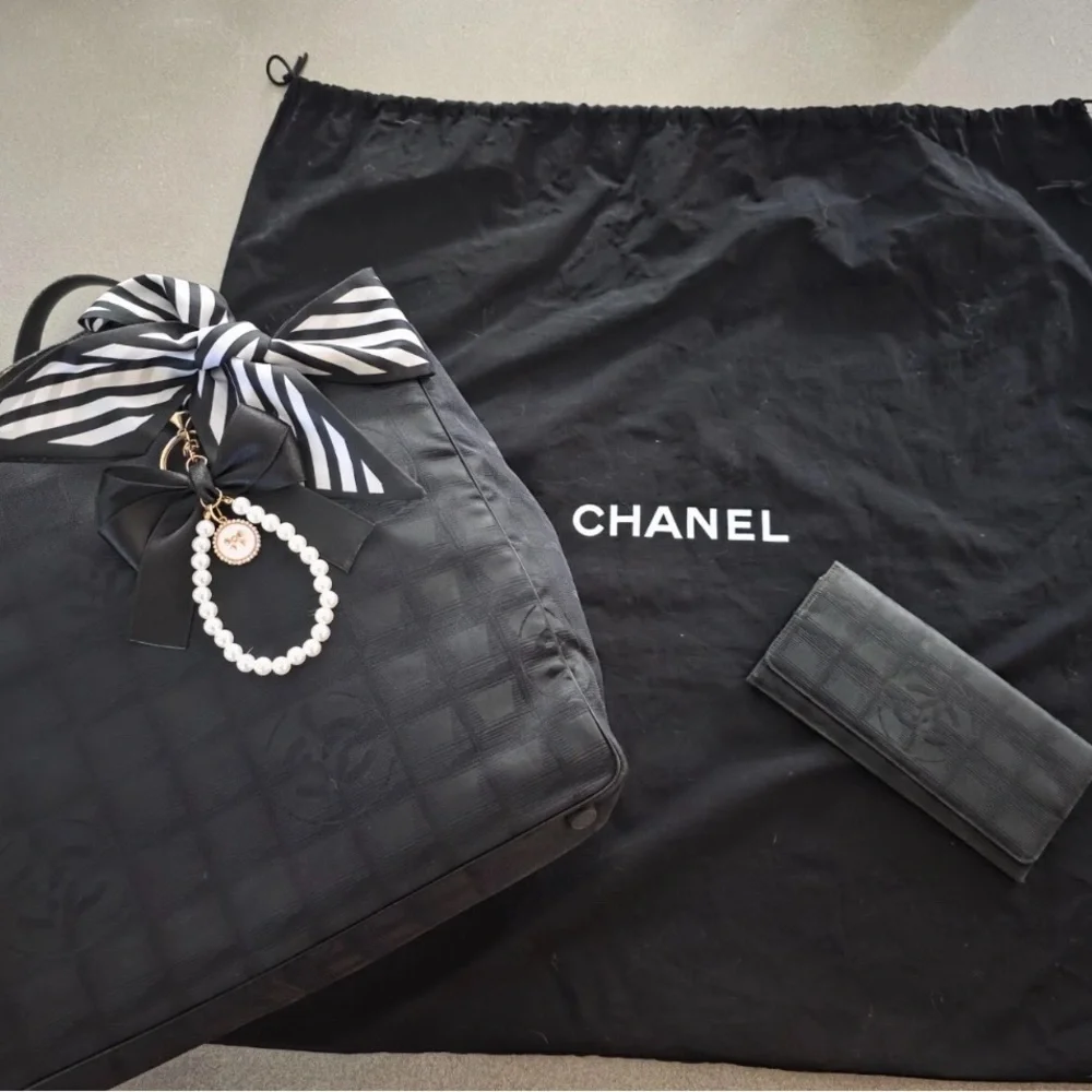 CHANEL Black Travel Line Quilted Bag and Wallet with Generic Bow - Picture 1 of 10